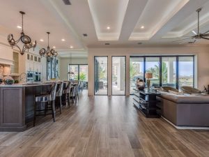 representing 7 reasons why build a home in florida